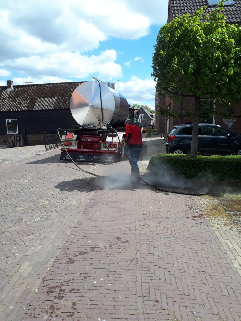 onkruidbestrijding met tankwagen